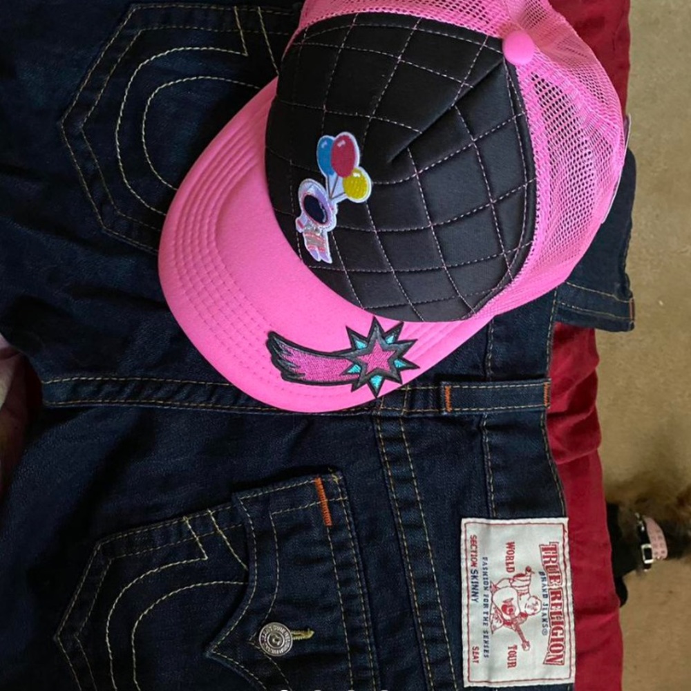 NEW true religion jeans and trucker hat. Worn jeans once